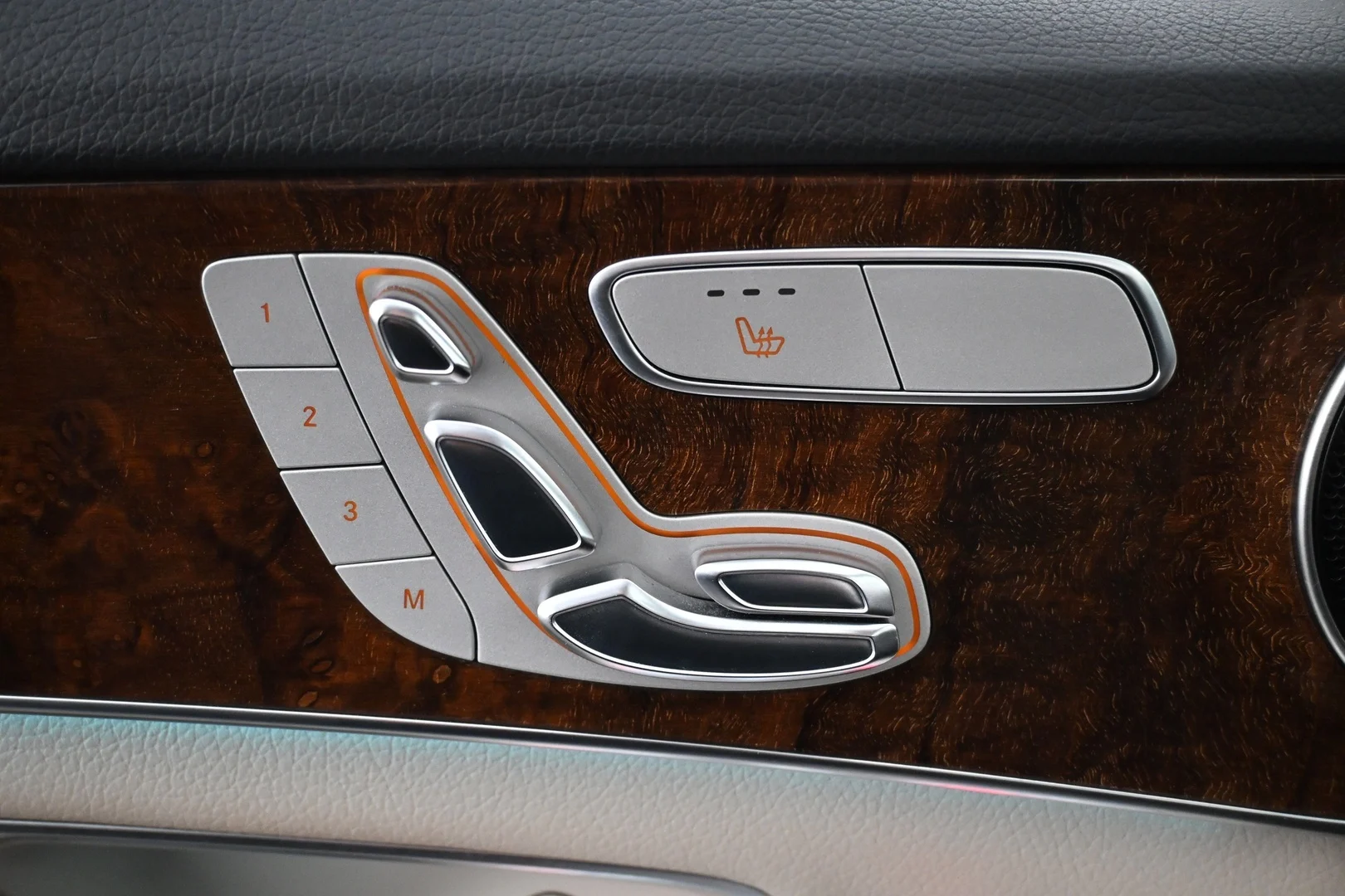 Car Image - 6cw62LnKHj7q0dgMBBwmOS