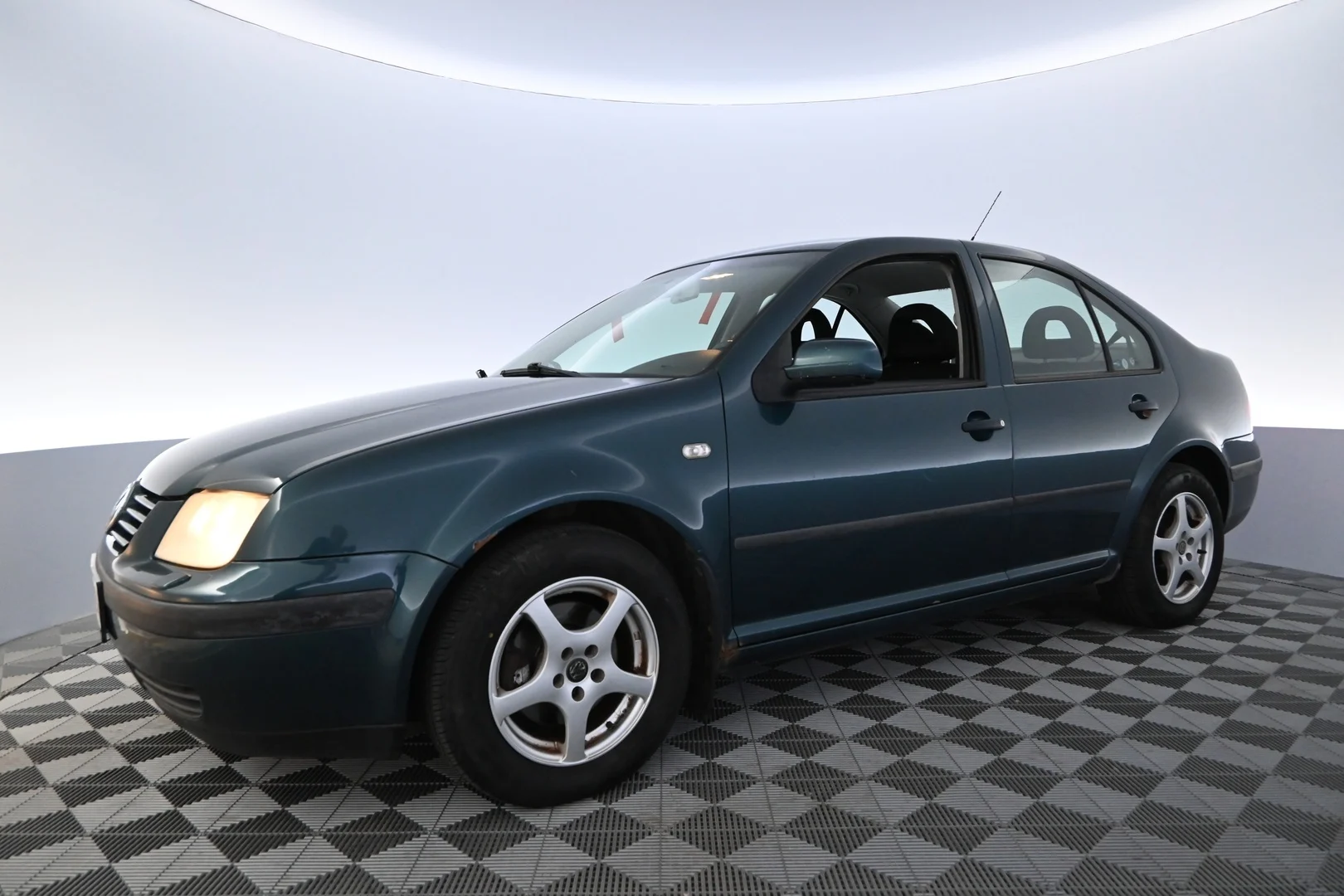 Car Image - 3qFuY4gTAF1MbMgYJb2FCl