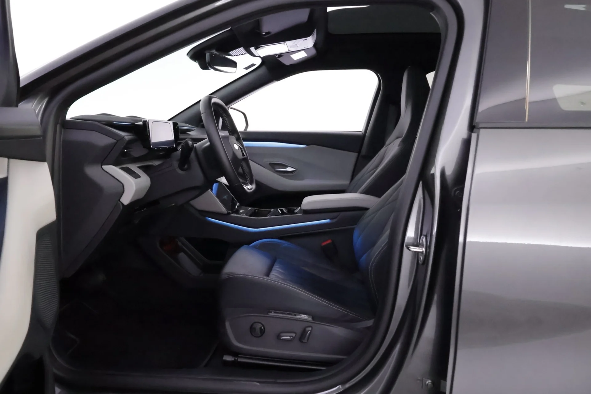 Car Image - 769eerND4n9SROjQ0JQYf3