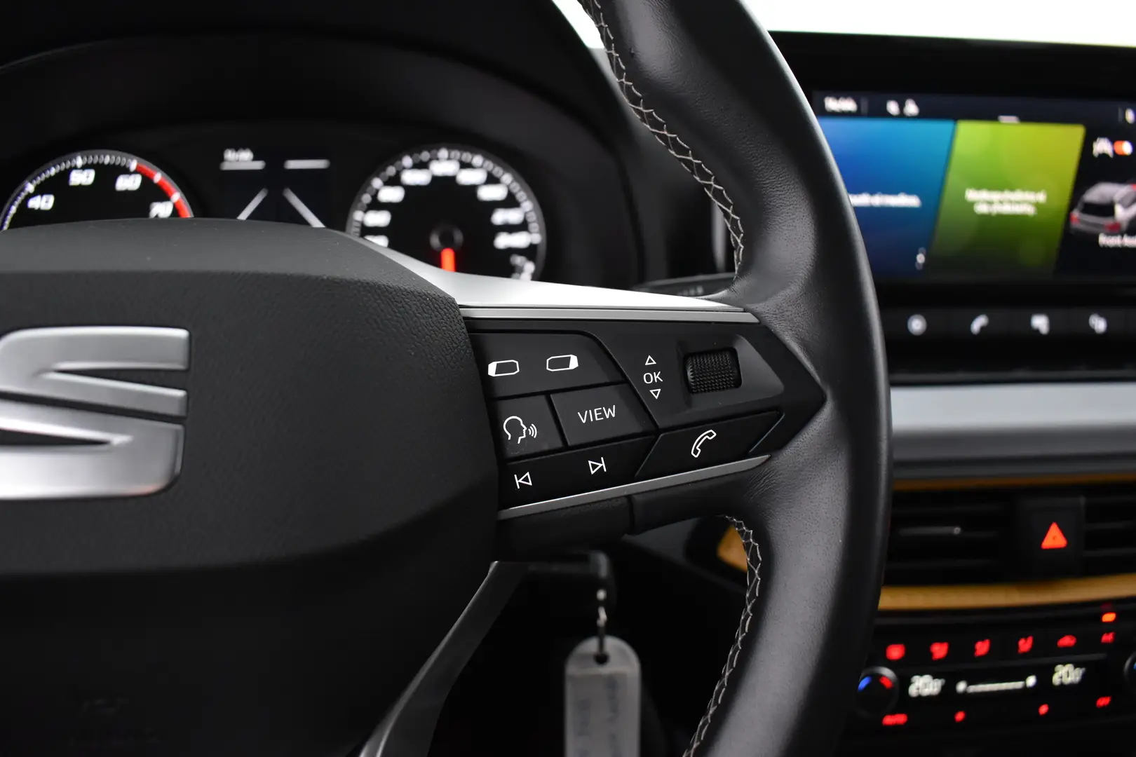 Car Image - 7wnYBNxSlCVZocsAQA8XK7