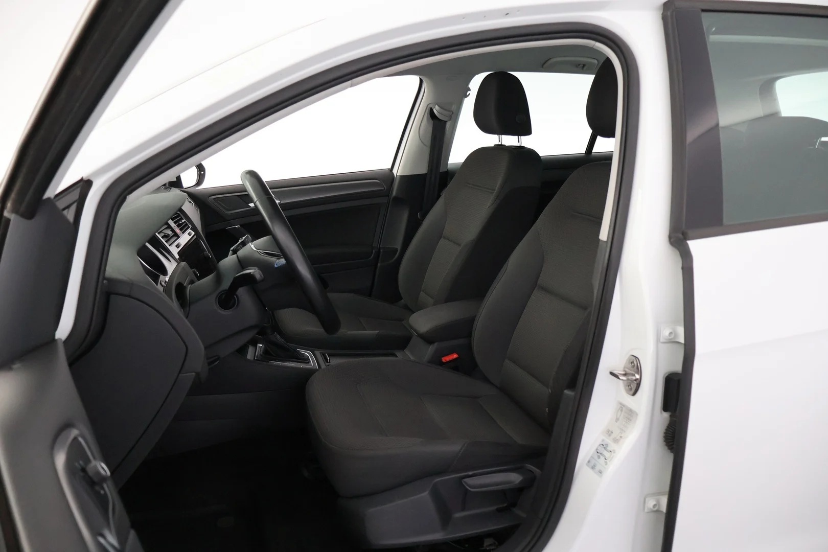 Car Image - 2nBDpMgP9Ib4TLqNqyRgBP