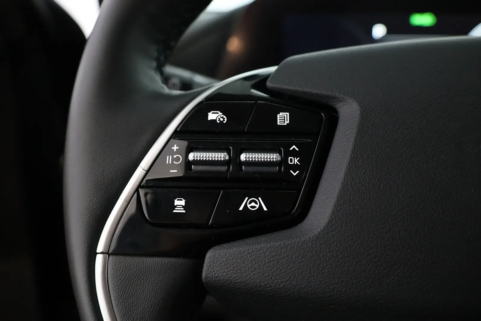 Car Image - 2QgLjPWQxruaf6wF6aLM5o