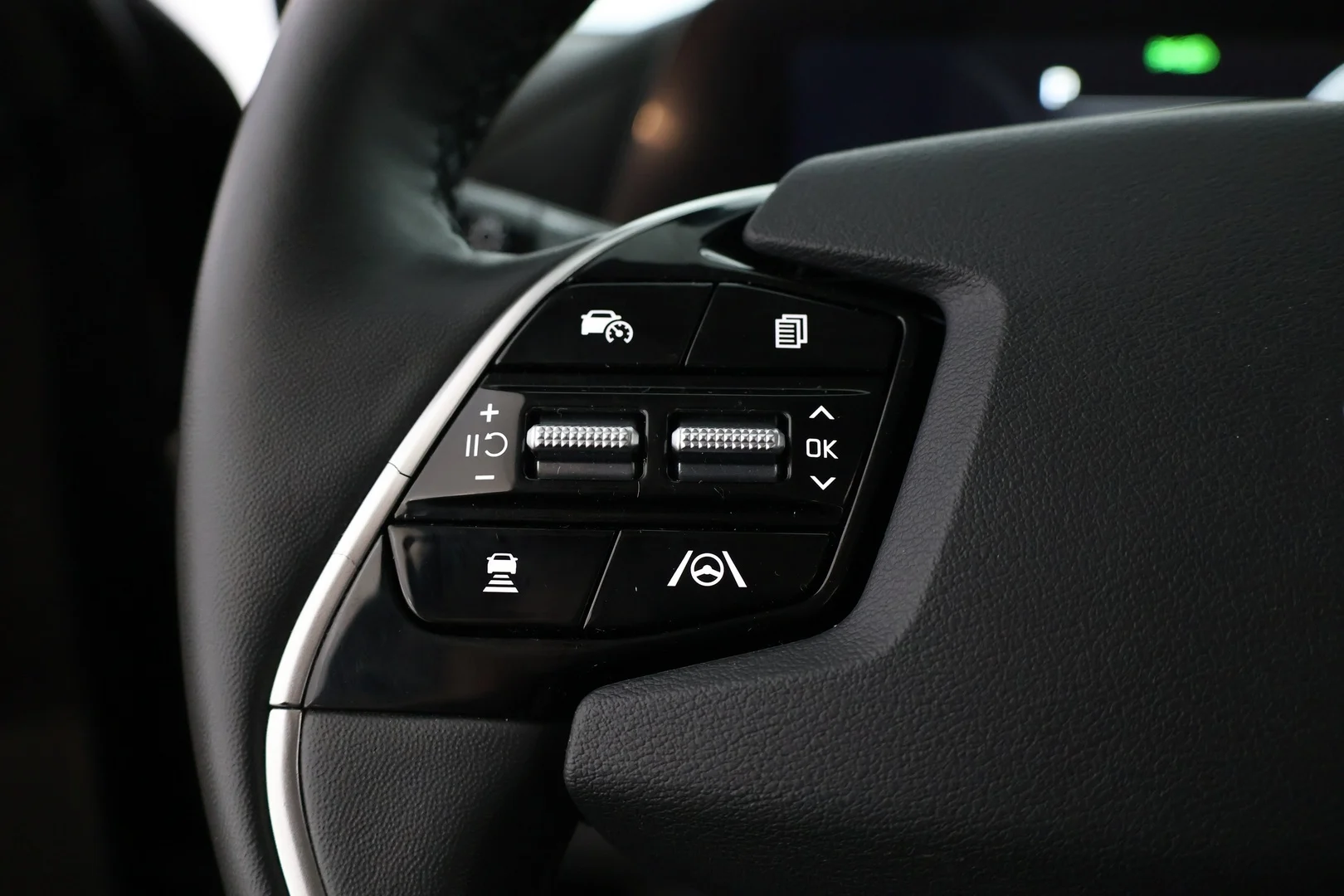 Car Image - 2QgLjPWQxruaf6wF6aLM5o
