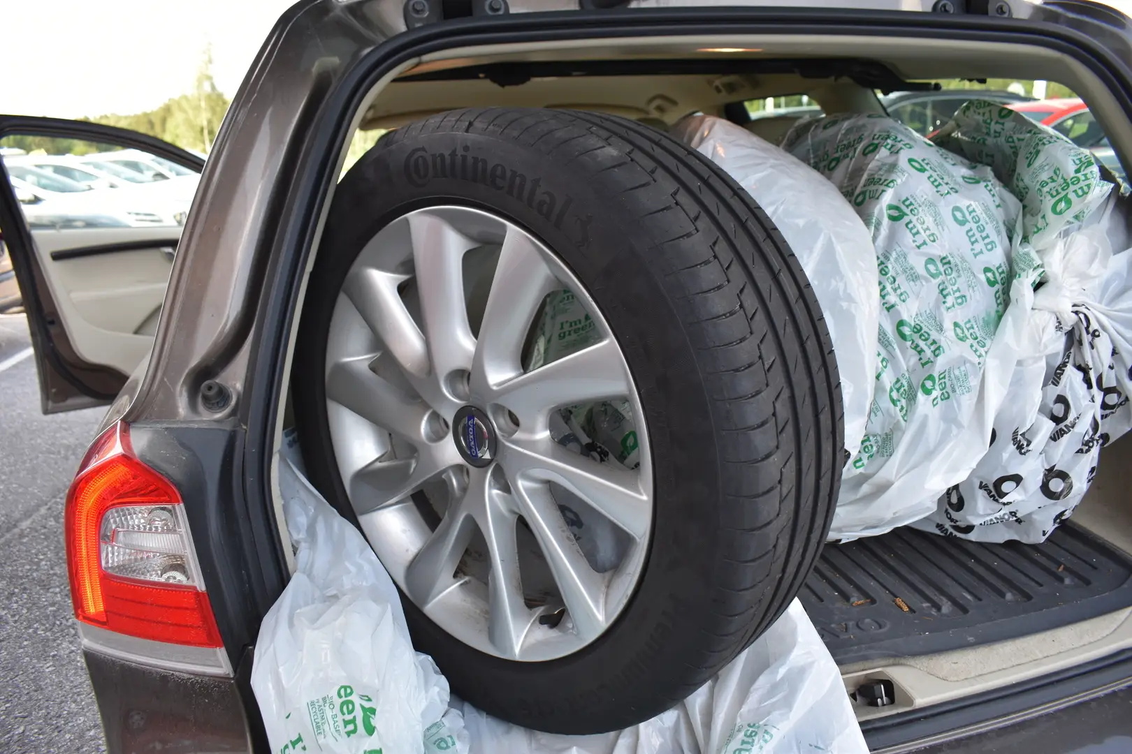 Car Image - 1OKxRQtFtiOLdXLsXKW8bl