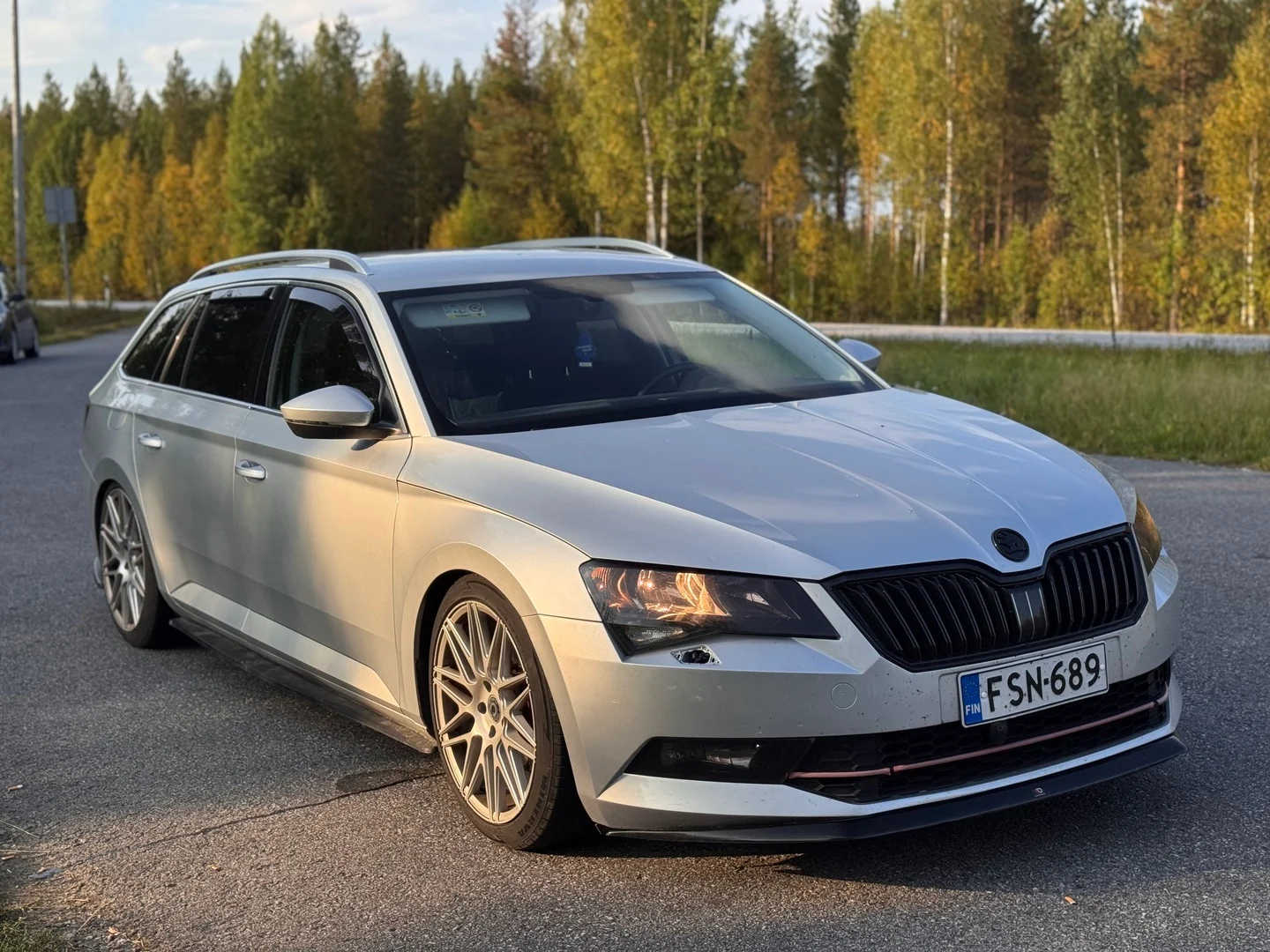 Car Image - 6VOfCmmwdrMpvzUyfAxHsF