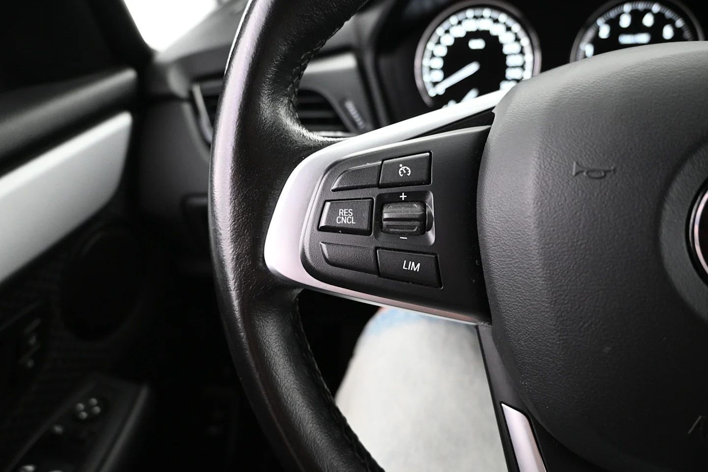 Car Image - l3oq0z2gPNyZdlTmRA7rK