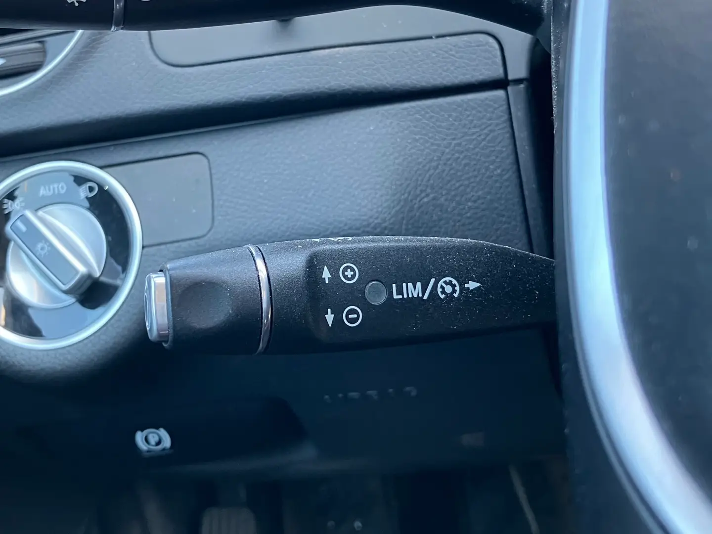 Car Image - 3I7TCiMT3b0jmsasGkYlWw