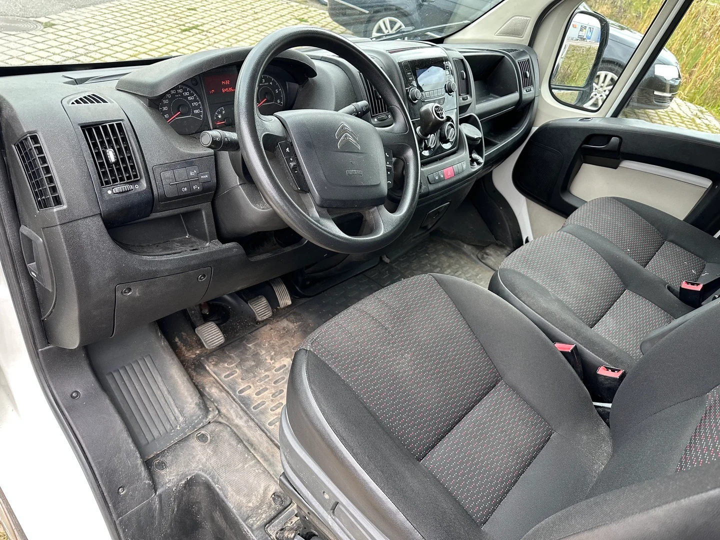 Car Image - 30VnWbey2fVLC9UMfCBZ9n