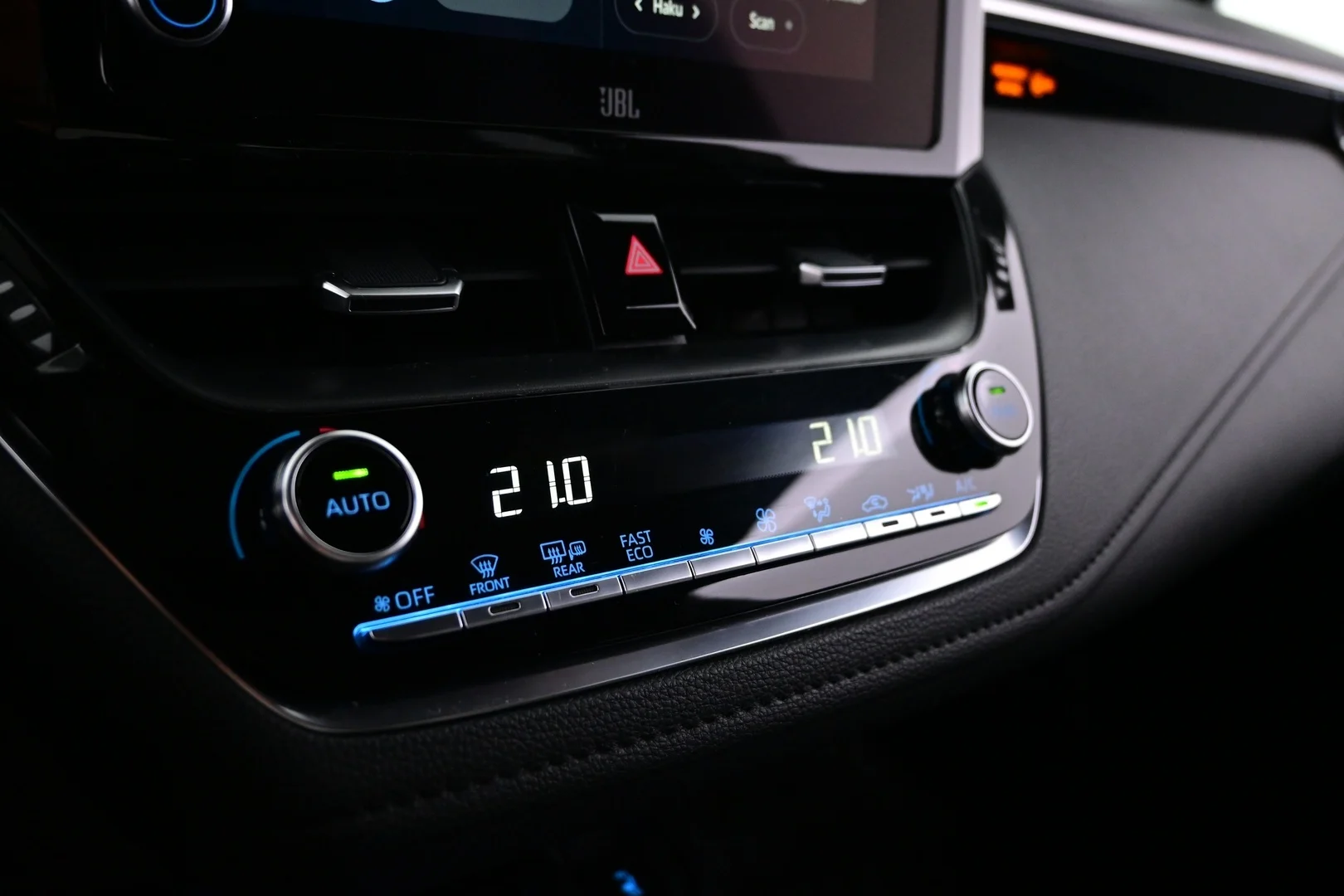 Car Image - 3ZN0yfSXs7PaDTetI7Xmwe