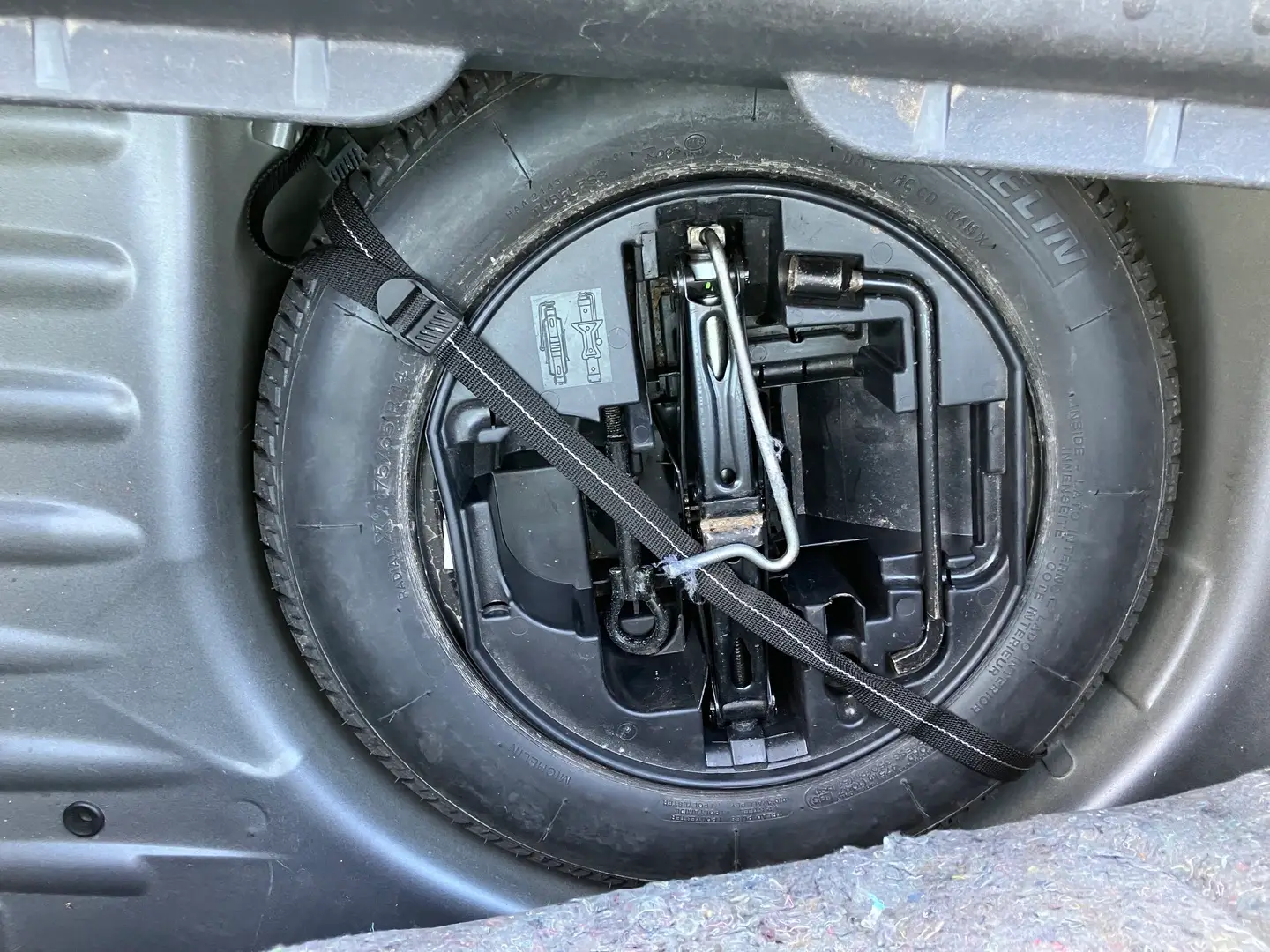 Car Image - 1VJV2c9hkqvDcYBKCO3YSs