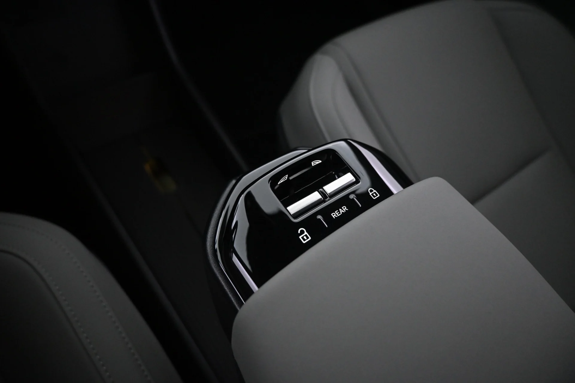 Car Image - ZpvQH2Set6FAocnQGlZX4