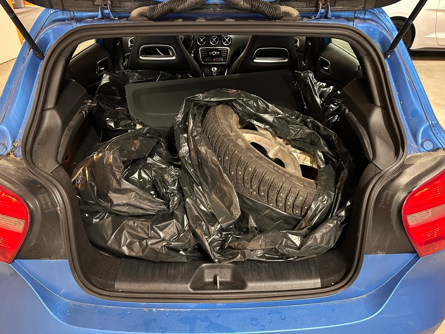Car Image - 1sH0MueUEmSr3McGkK8VD2
