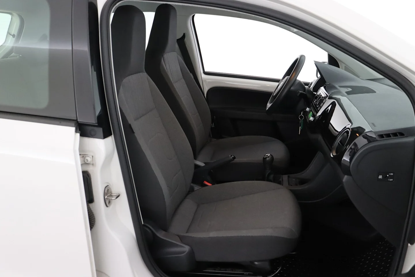 Car Image - 6BDAtURqYbpUOegp3ObmhW