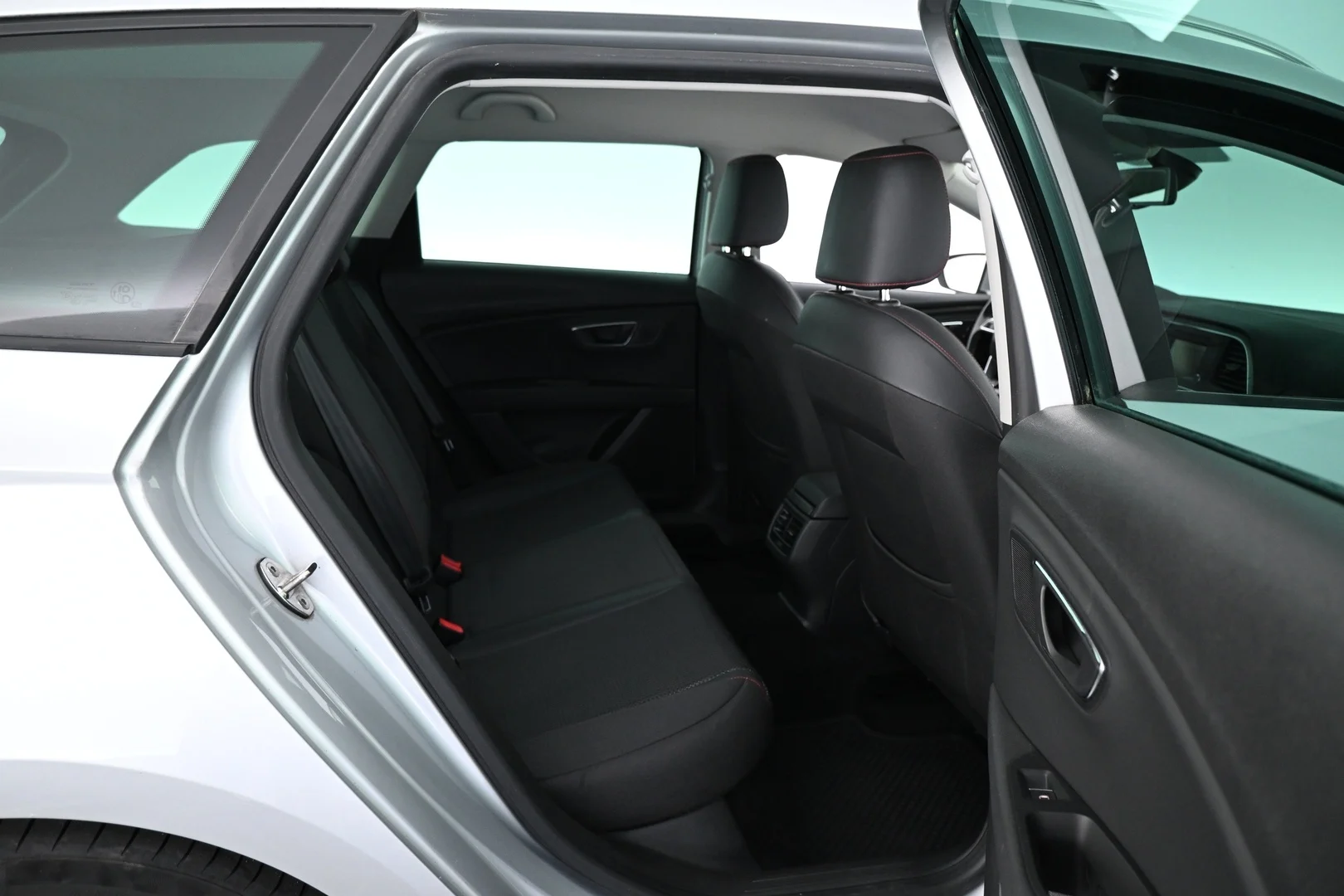 Car Image - NI5k9vGxFcFNLl0Ax0Tgm