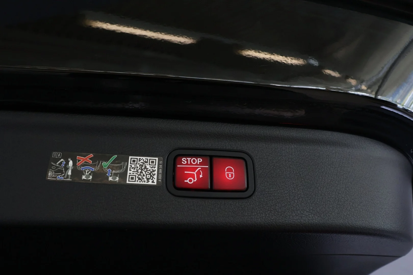 Car Image - S4fRR5XwsjANLWshlBZy6