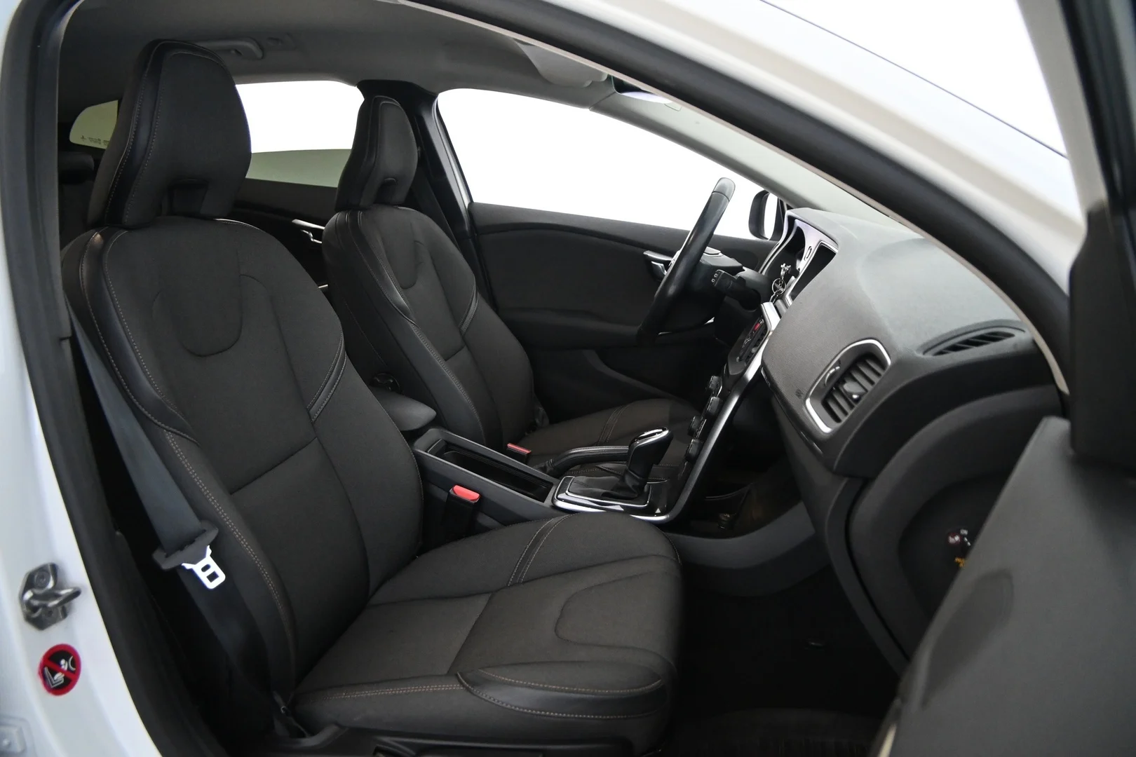 Car Image - ILI1TAR0tSTJse90urzea