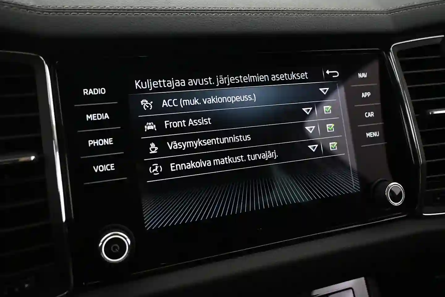 Car Image - 4LuozmvvtmWl5uv7Nd94Iz