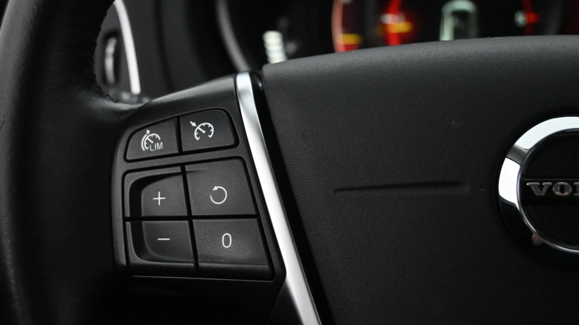 Car Image - 5lCB36d9LNcFjIvUxkXvf7