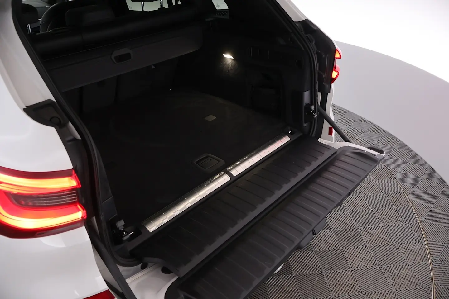 Car Image - 41DpKhKT2C0fRKmlbE1tGA