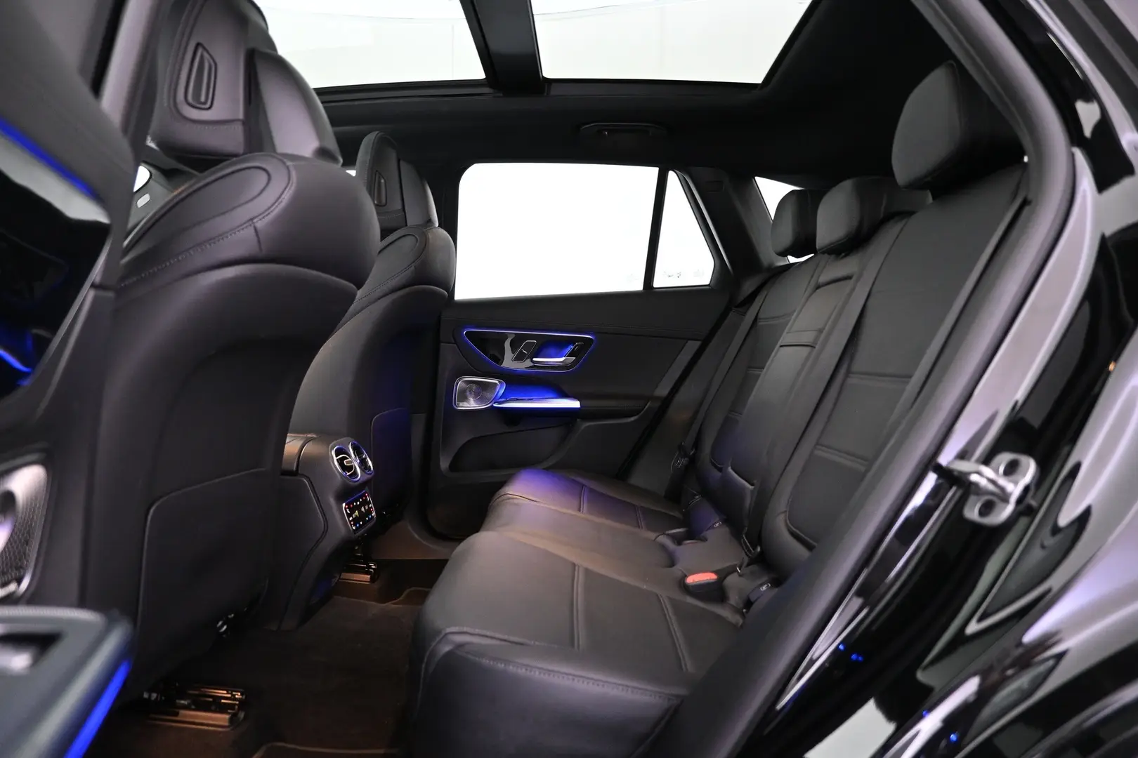 Car Image - 2RG1eQg9ZlW6cJL3j4LcEU