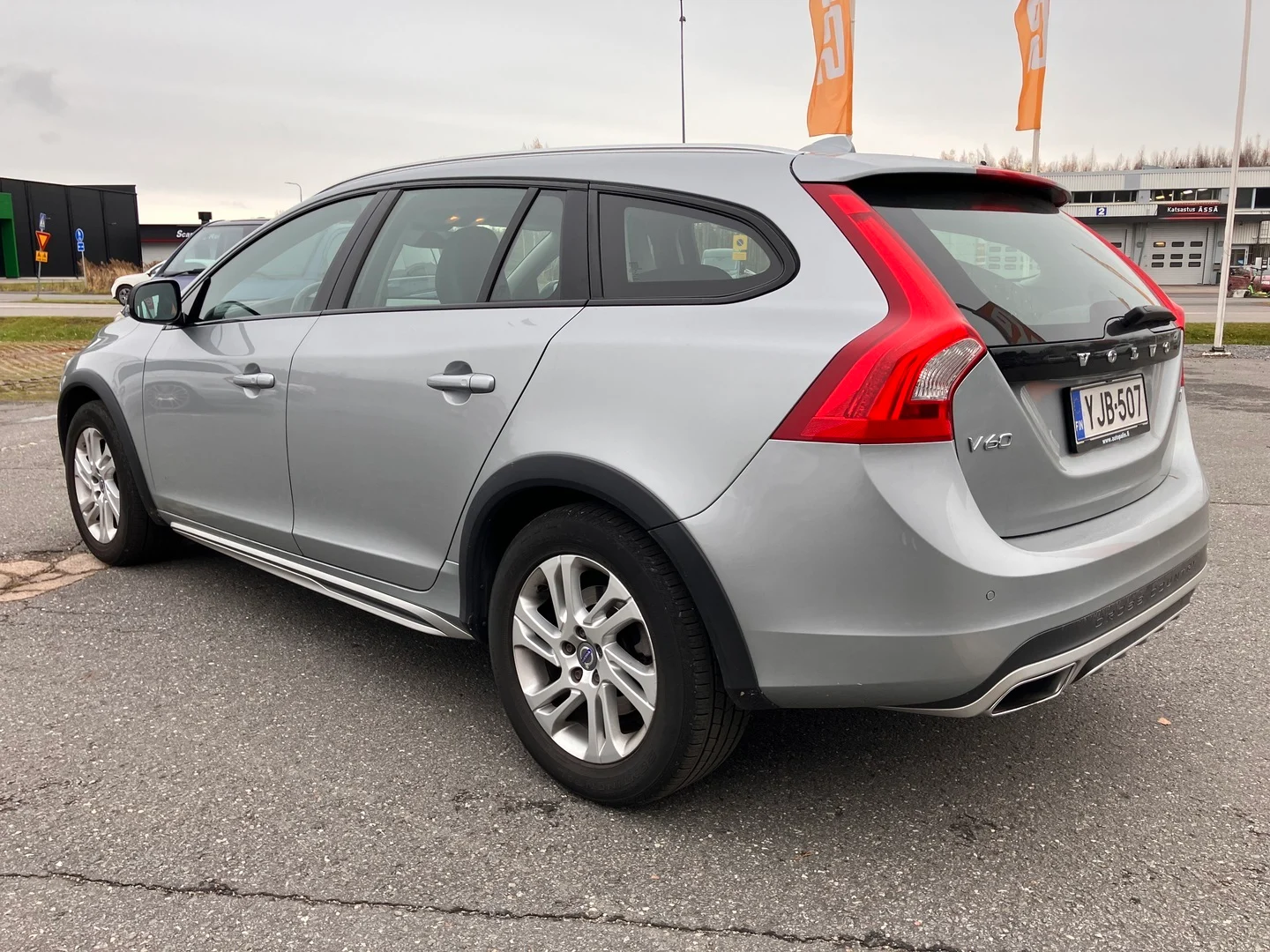 Car Image - 1AH8sVUOaU4owMWnRbxmrd