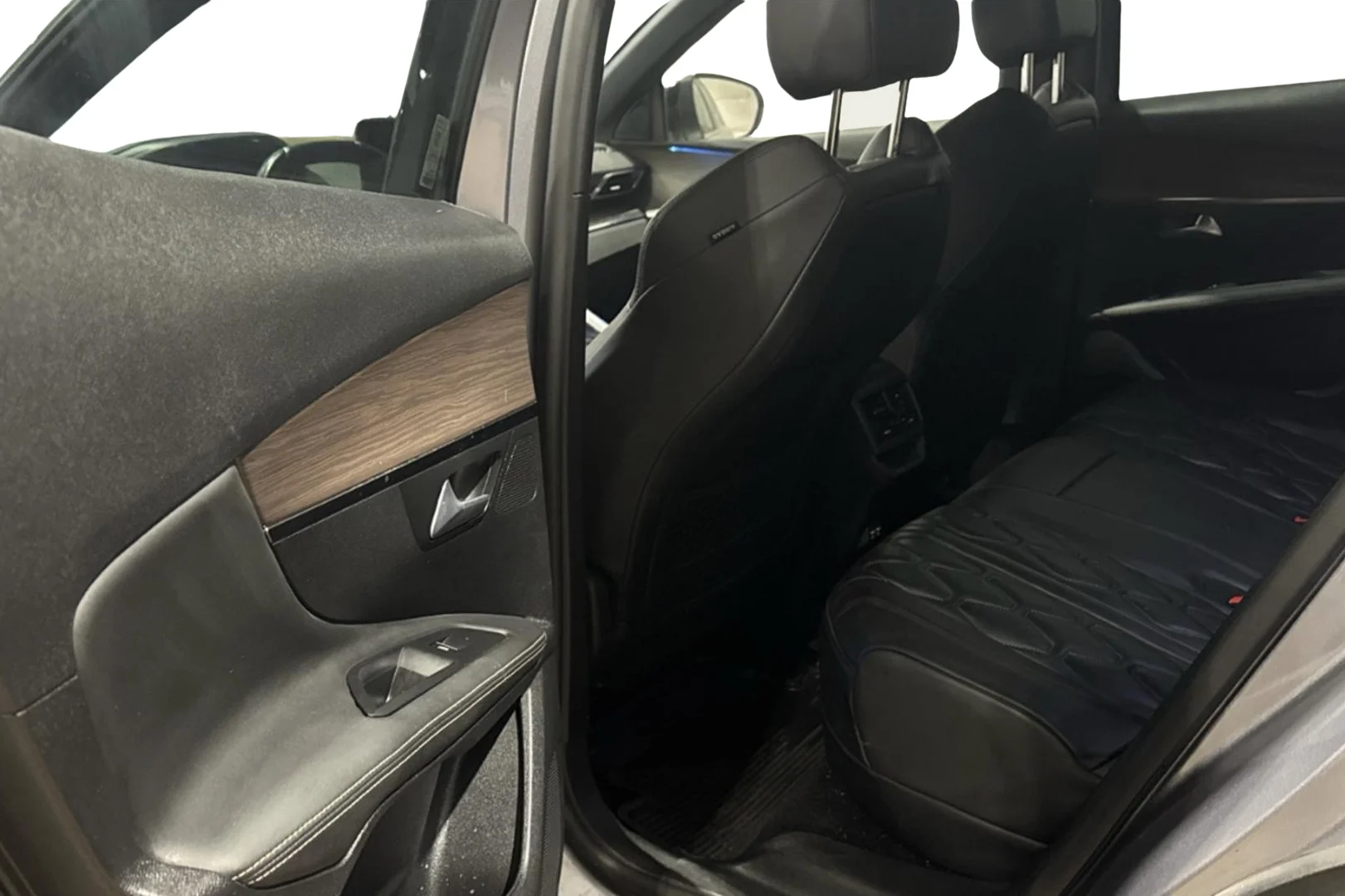 Car Image - 2S22J22bGyrGRffEvgwUsv