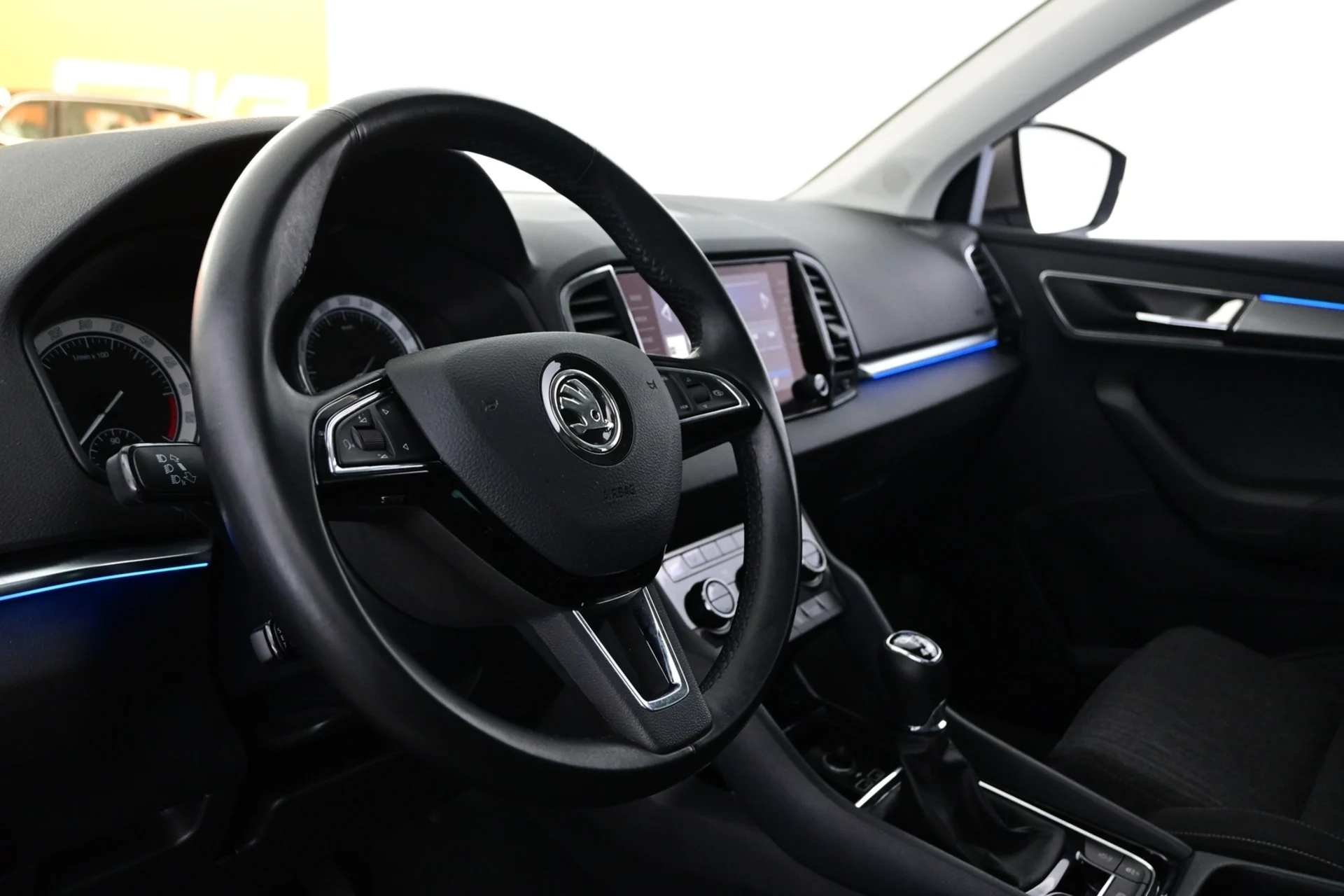 Car Image - 5aTx7fWPMoFtra4GLgO4l