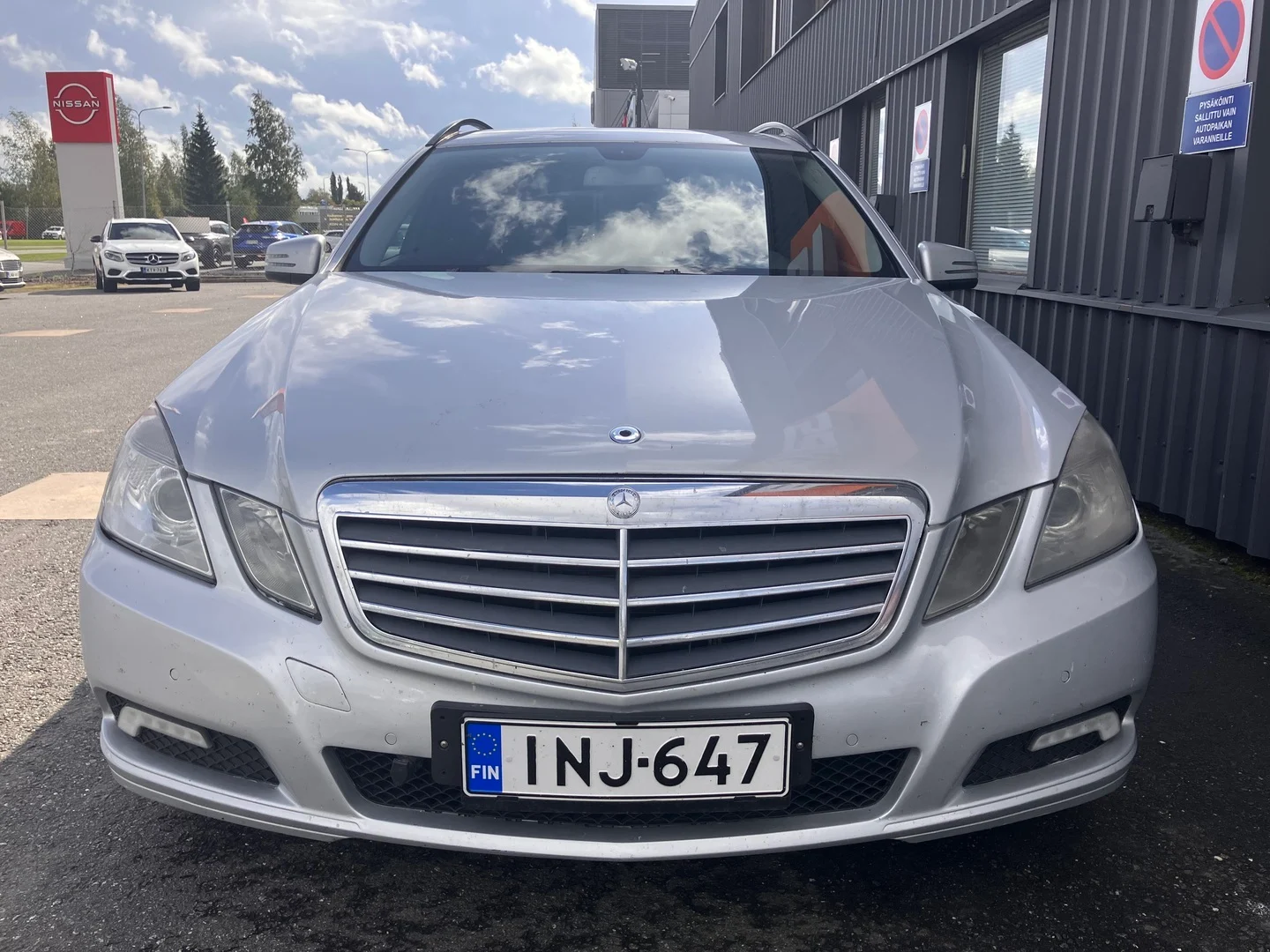 Car Image - 2mvKwe35eRHtR7Dp7xrEZ3