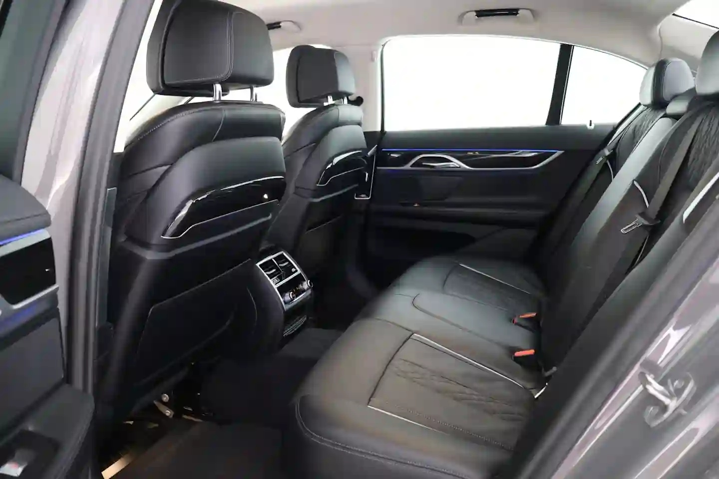 Car Image - 4n5DGxEY0OZAcxM1u6HMUb
