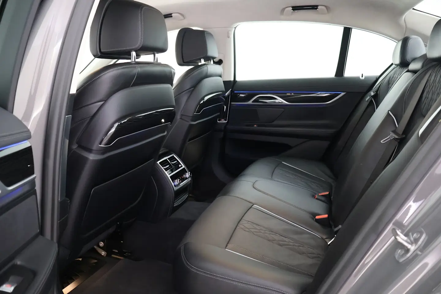 Car Image - 4n5DGxEY0OZAcxM1u6HMUb
