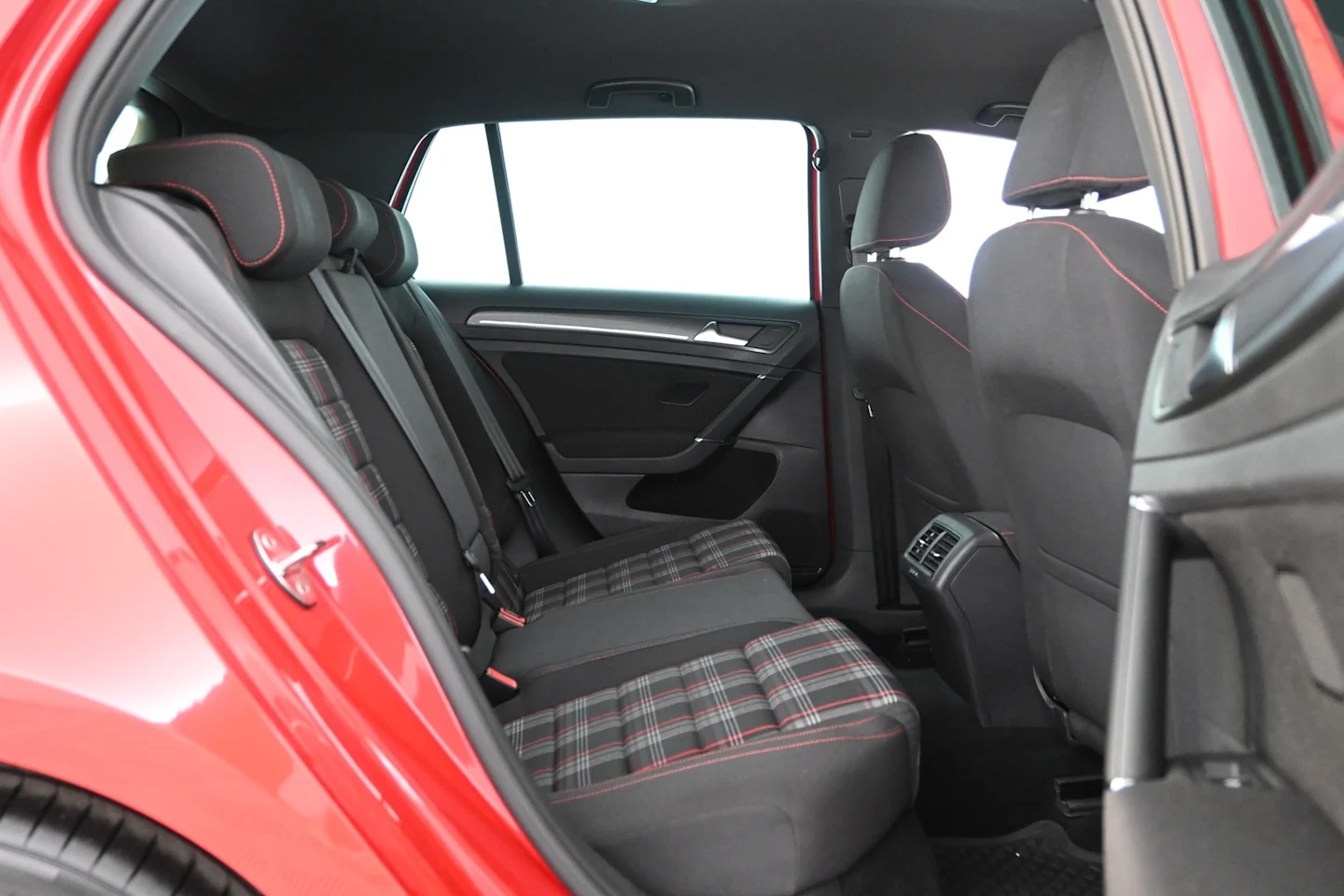 Car Image - 79ES0kRZegDKgO2vshMvrA