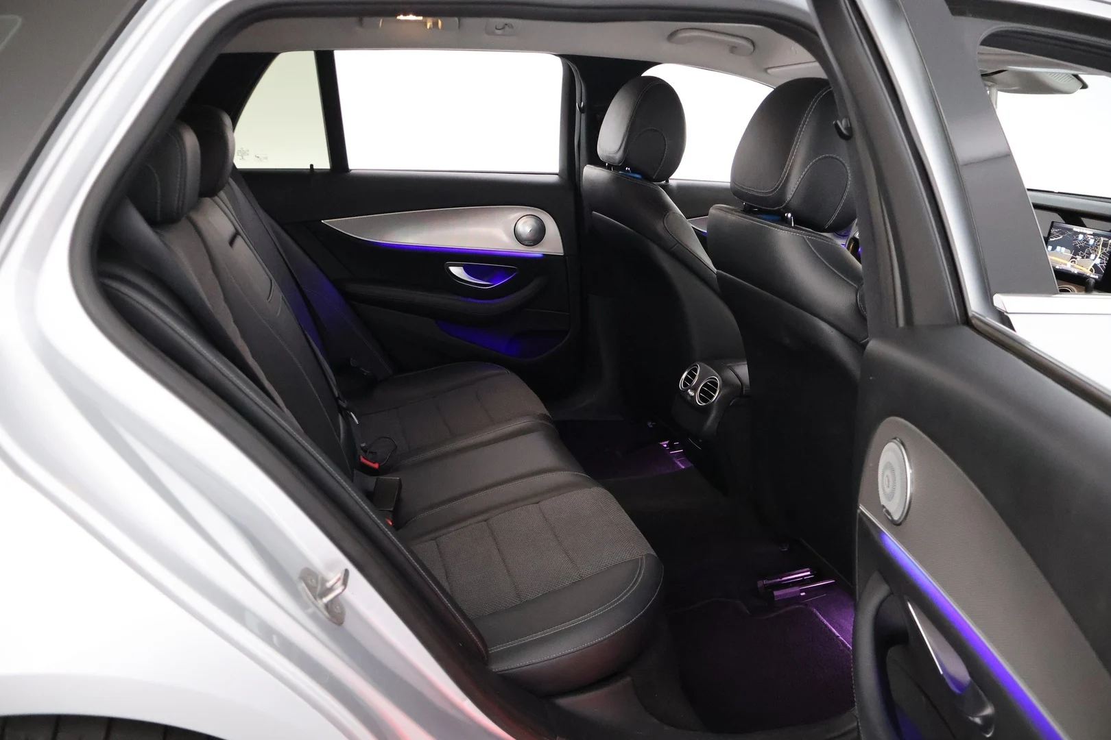 Car Image - qhprAybFkfrH5PCTkSUxL