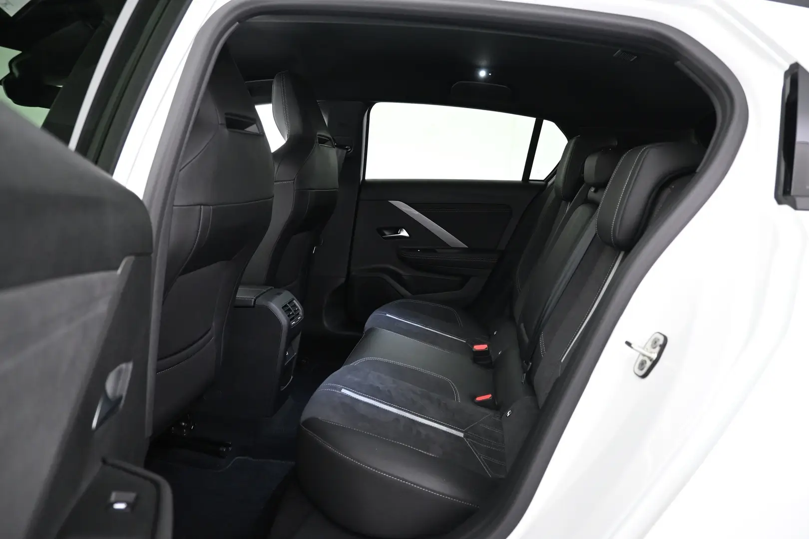 Car Image - ZzA29Sq9YYtjONGSctIL0