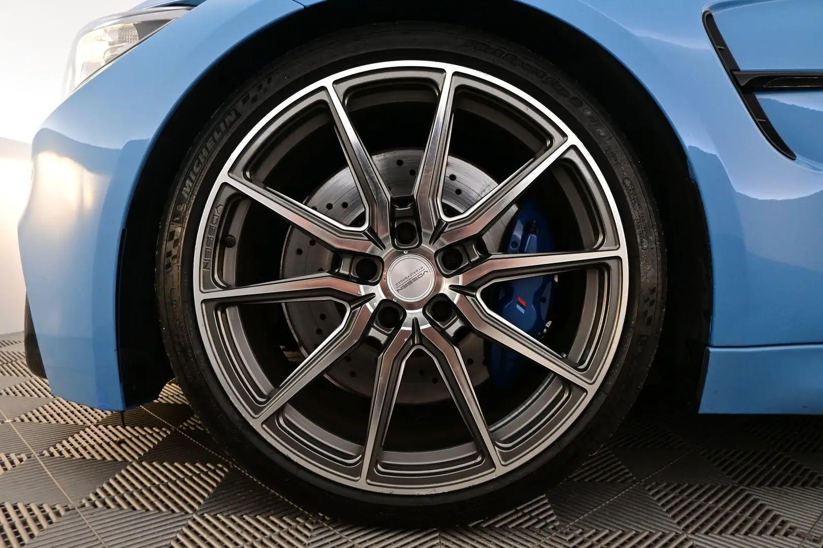 Car Image - akbDnVgzNYHma2C1xNXtI