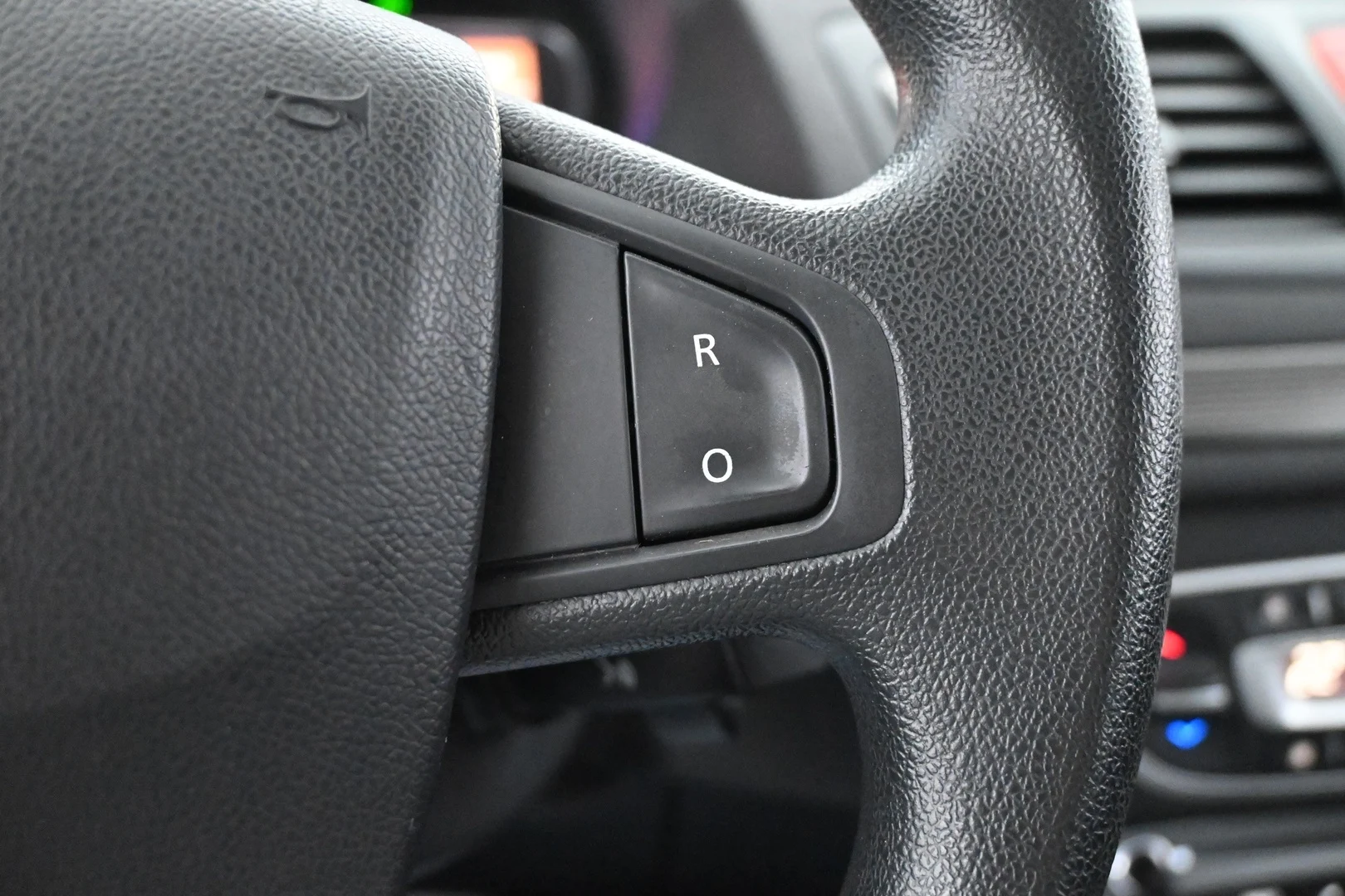 Car Image - 2p52yybvf13us0lBzQsgzt