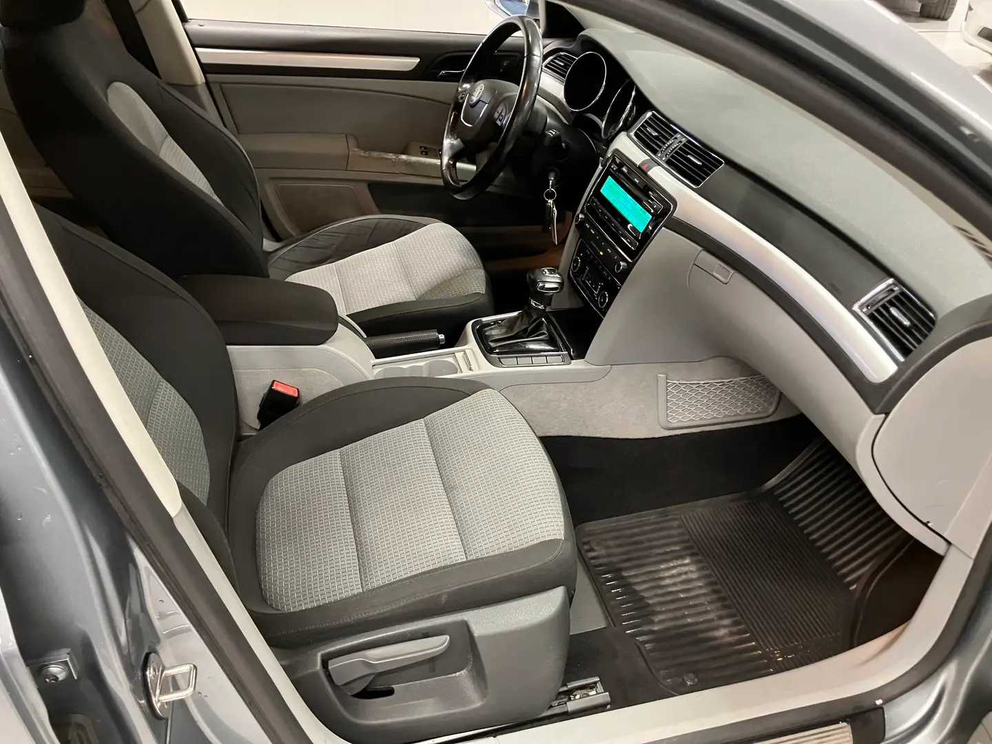 Car Image - FsTkKYT7XoojYjjK0pqFY