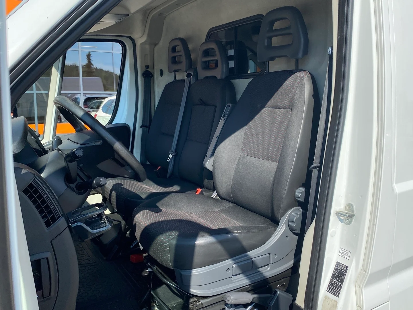 Car Image - 6YYblohDGUN8Q8cFMbiOth
