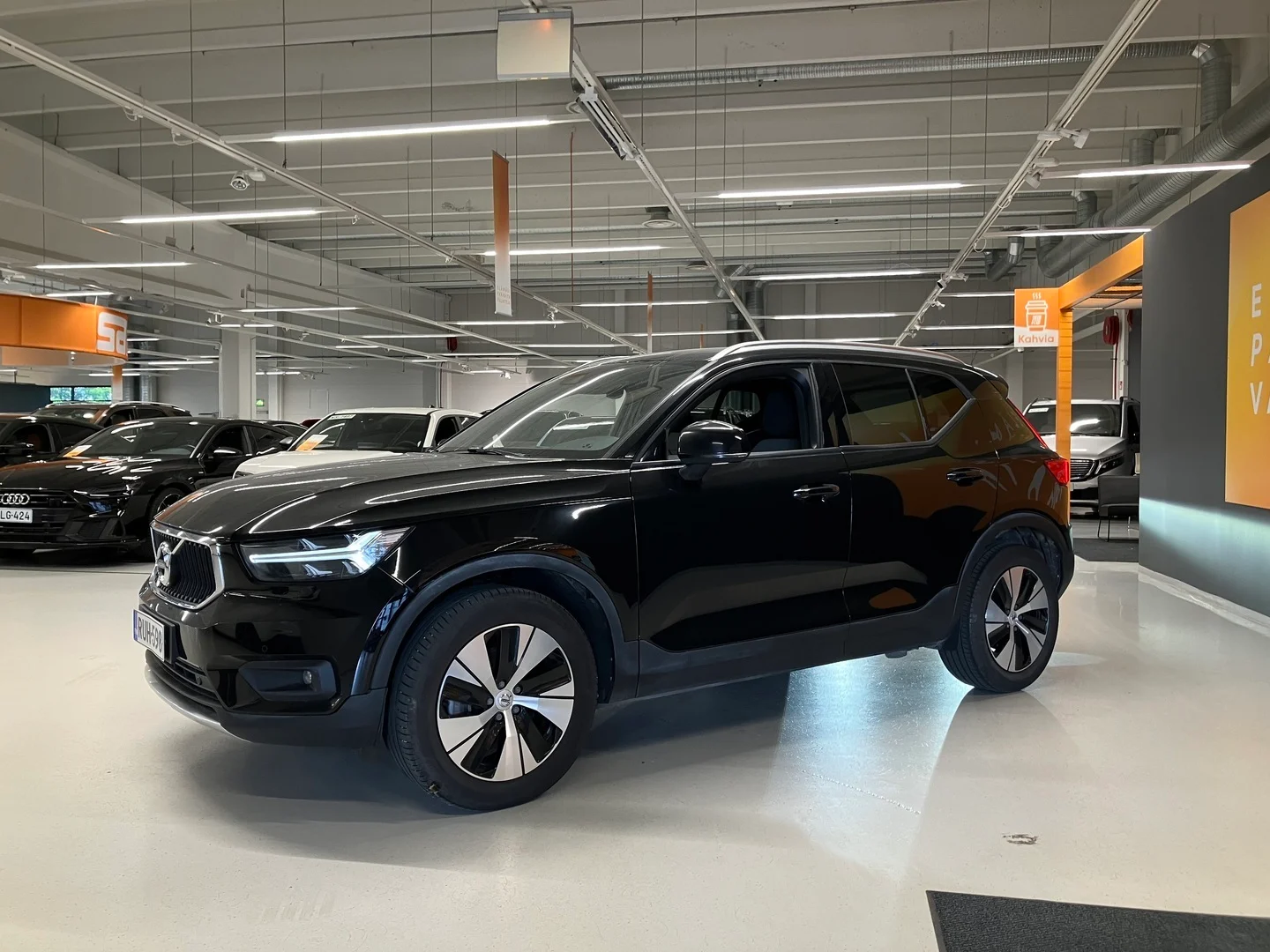 Car Image - bKW2yekrLAqCWqtBVZbd8