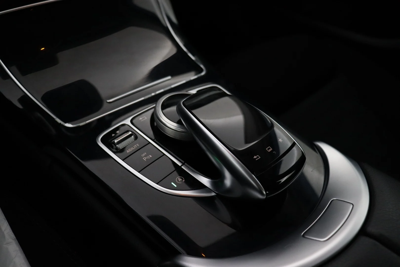 Car Image - V6rq8bDVMT0G5ci0bPmGl