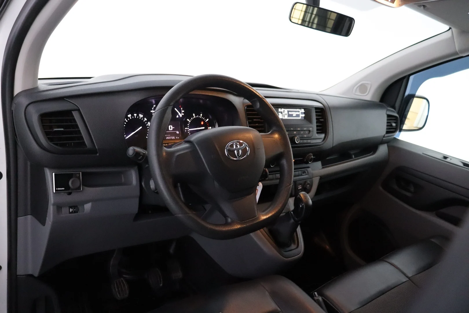 Car Image - 2Uc8mTvwV50AUd4YVtIEWT