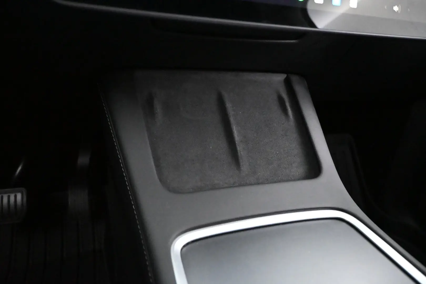 Car Image - 5wMQvMc60y3vtZZdrCBm33
