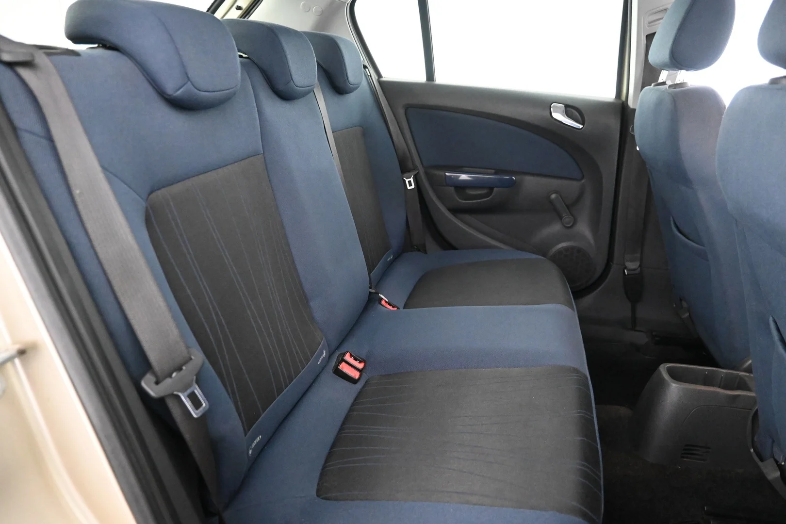 Car Image - 77W4pgDR2QLk4tqT1Q7qpv