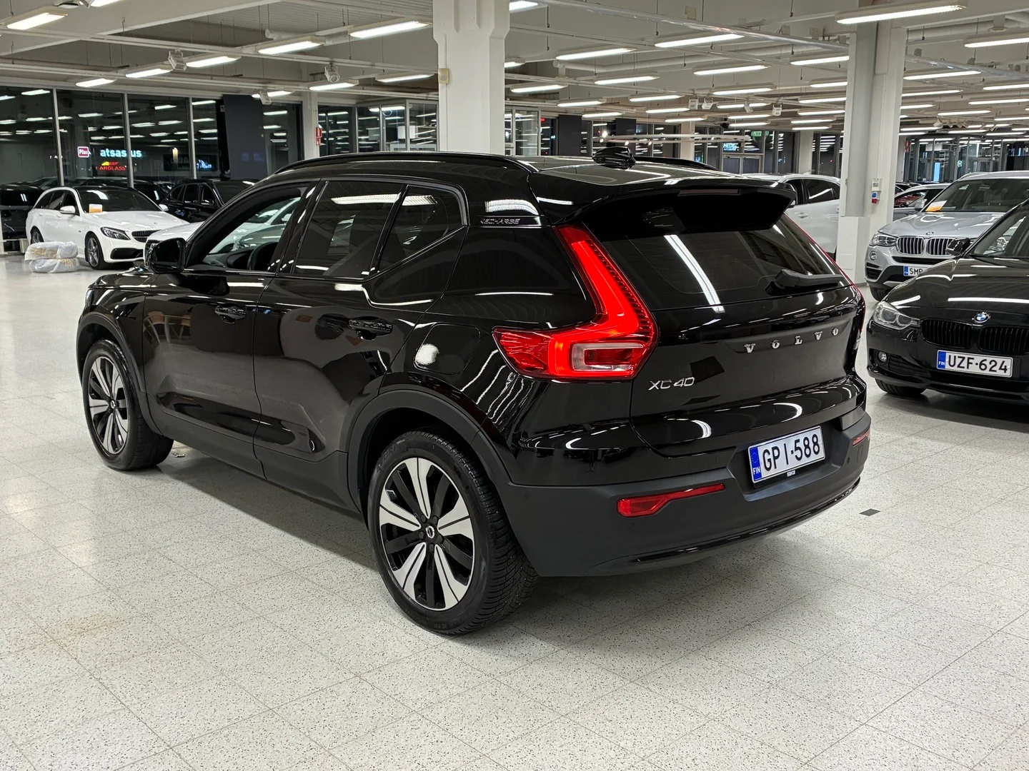 Car Image - 535xE18u5W72XGehtVRibT