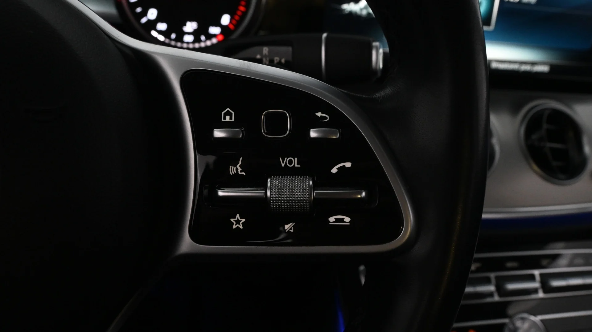 Car Image - 3DuajgouXTkhGr4LBsO3Vn
