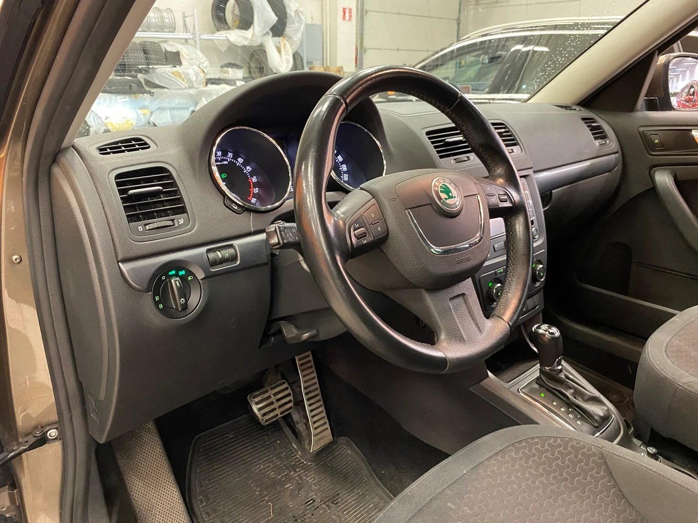 Car Image - 7kXpN9tcTs3b1Pj5ciKdVV