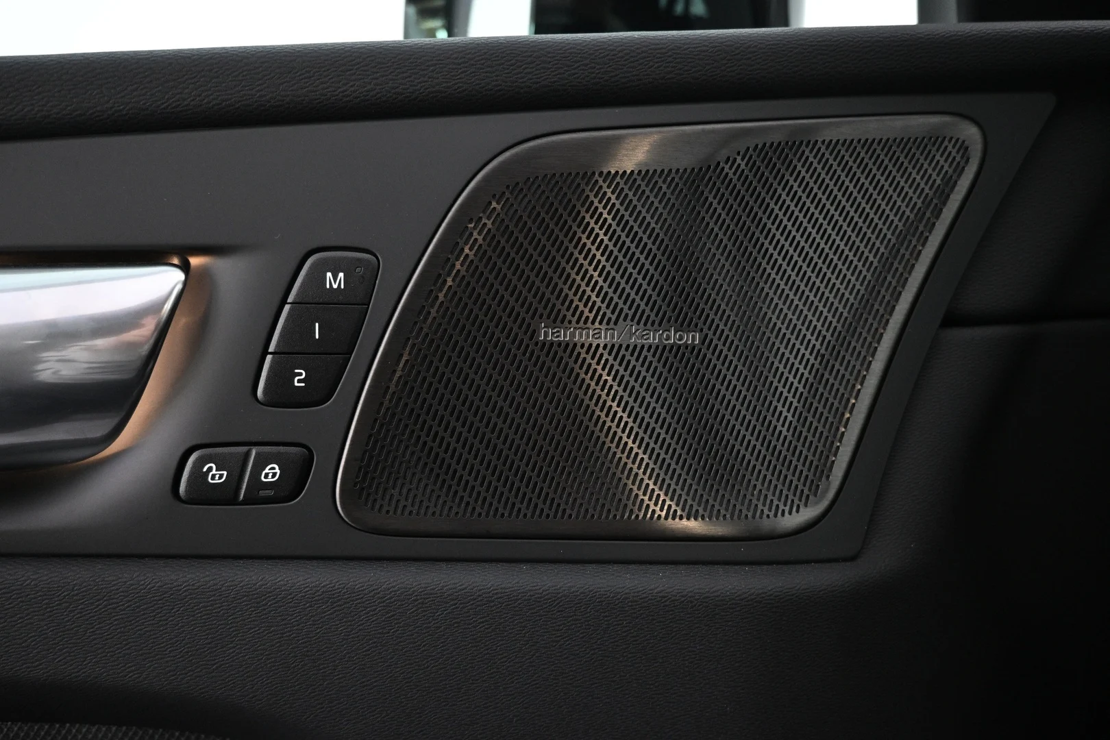 Car Image - LCMxsWnTQ1b3rgUt2HgGC
