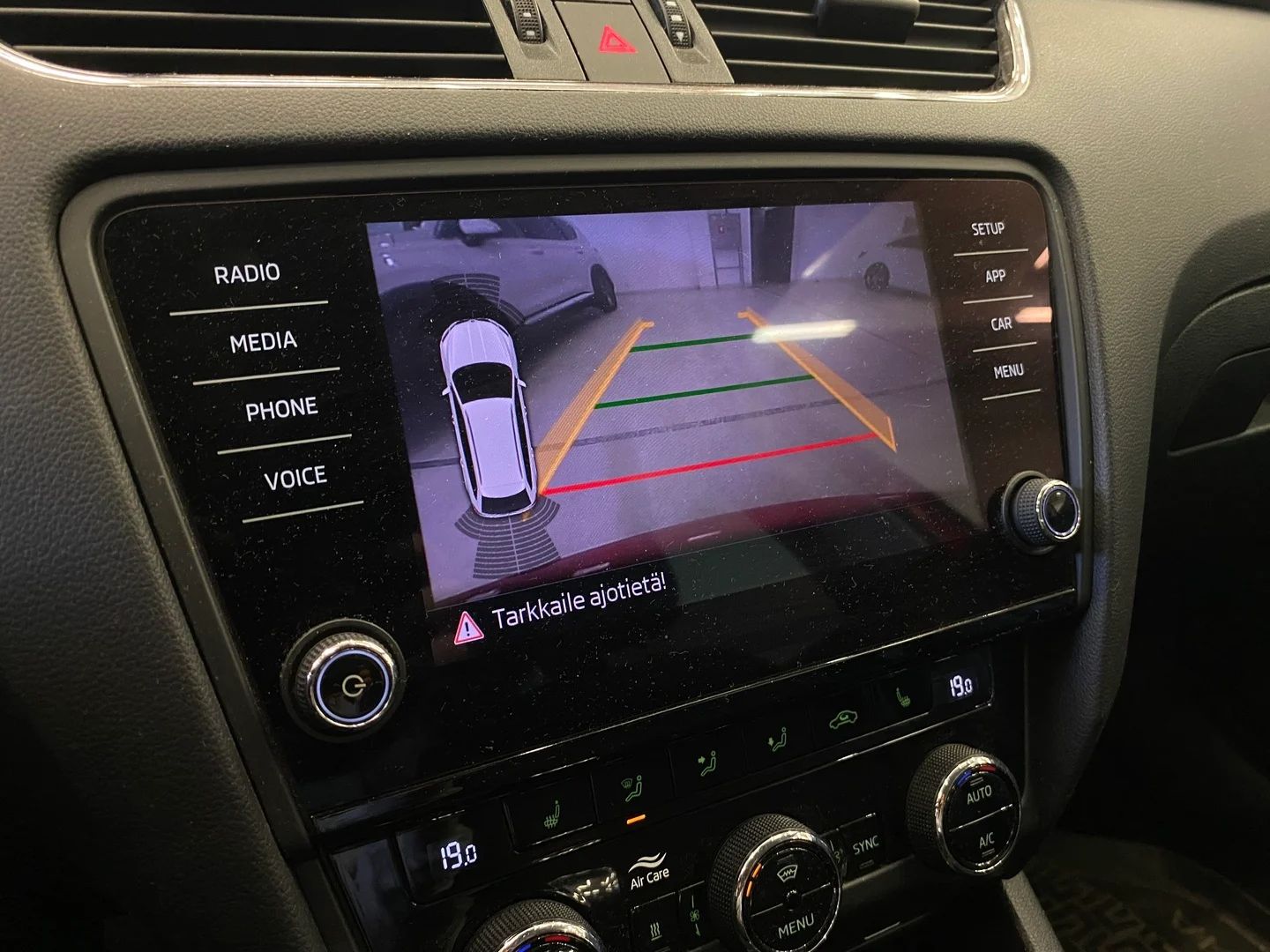 Car Image - 4iMJpscrkhMcuzCYb6c4Hz