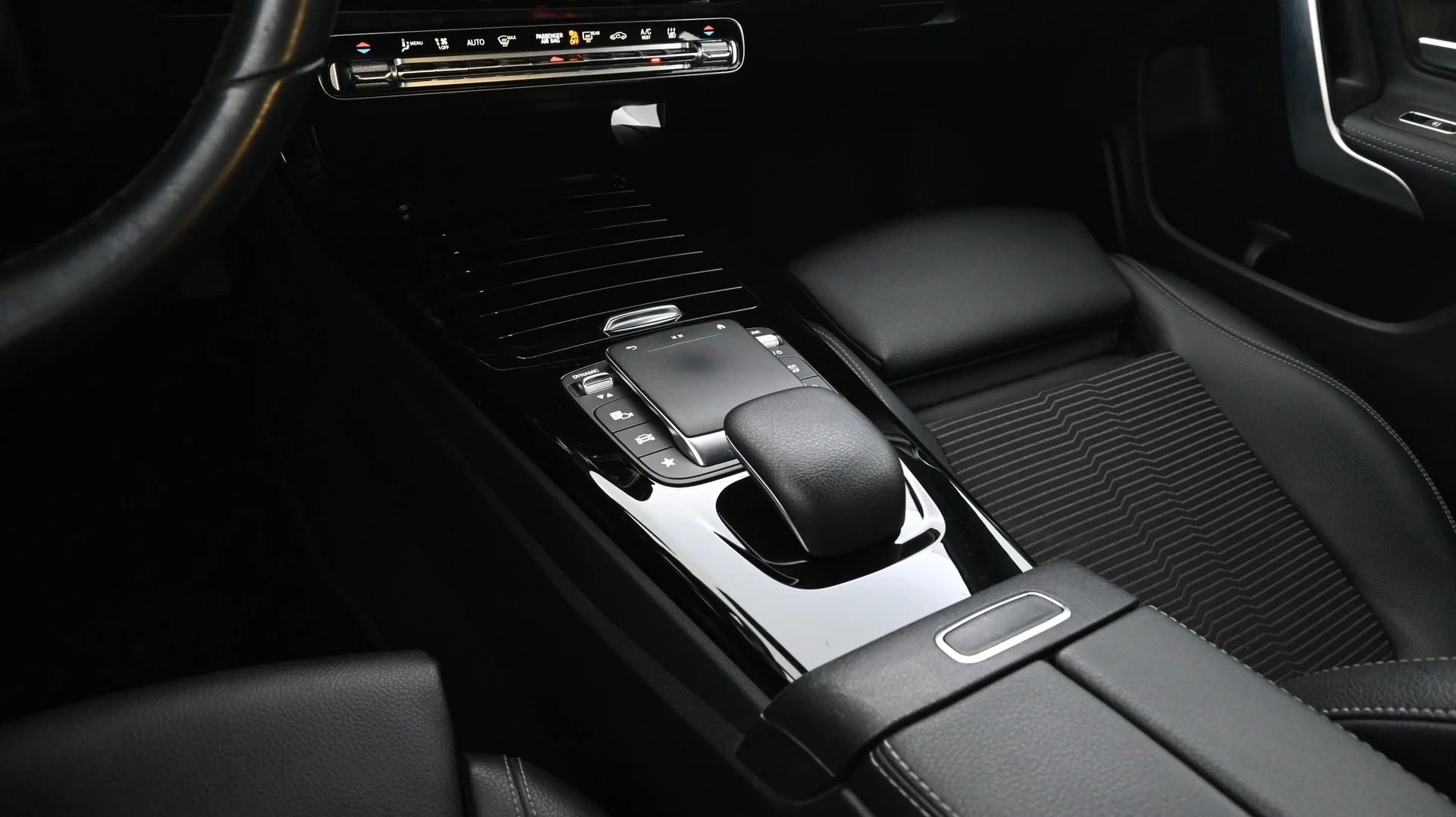 Car Image - 4JTV3YI5kSYMacs9GpaTDY