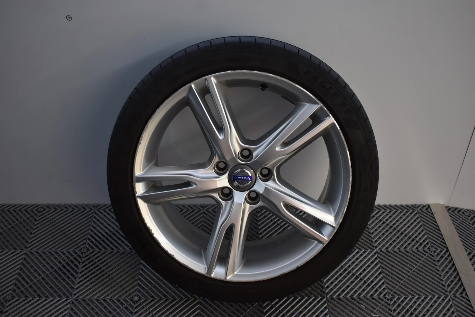 Car Image - 3bDXq0dlSk3Kzs9GpvJZn9