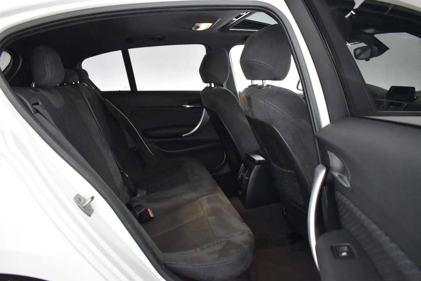 Car Image - 2317BbEbZl5hlPZ2otR4EF